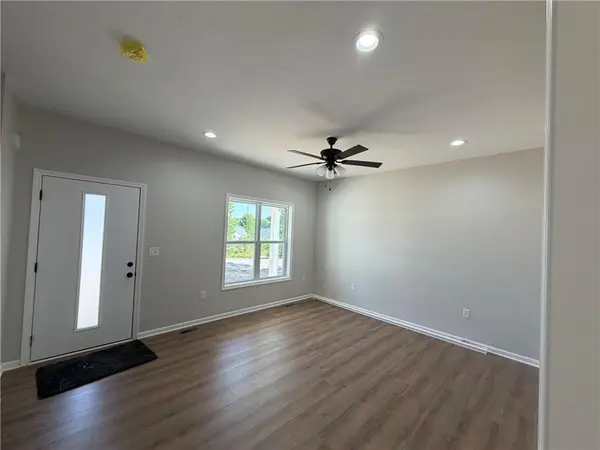 1403 W 6th Street TER, Knob Noster, MO 65336