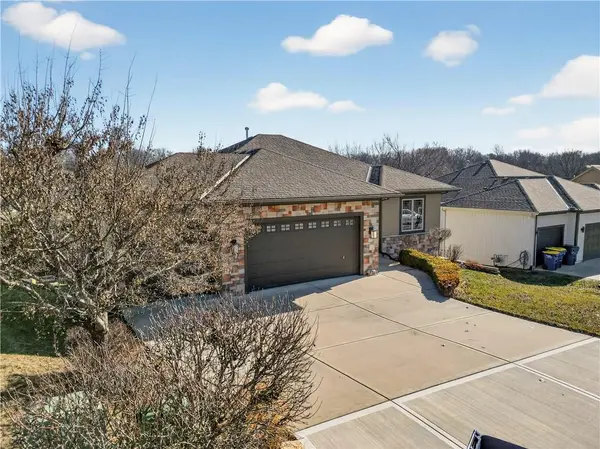 8315 Primrose ST, De Soto, KS 66018