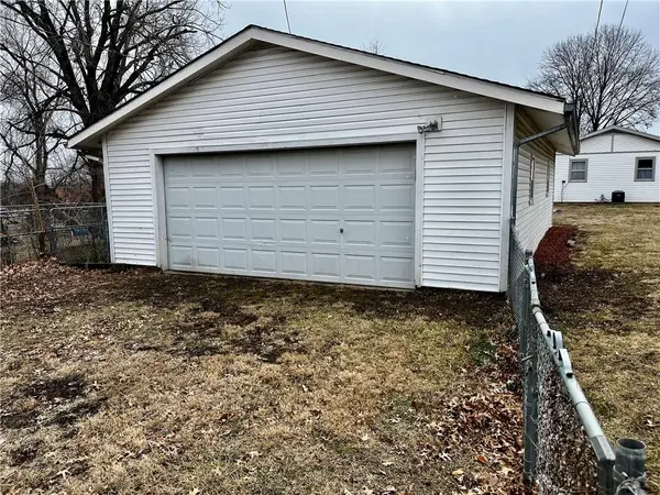 901 W Davis ST, Savannah, MO 64485