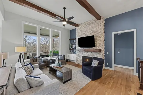 26138 W 96th ST, Lenexa, KS 66227