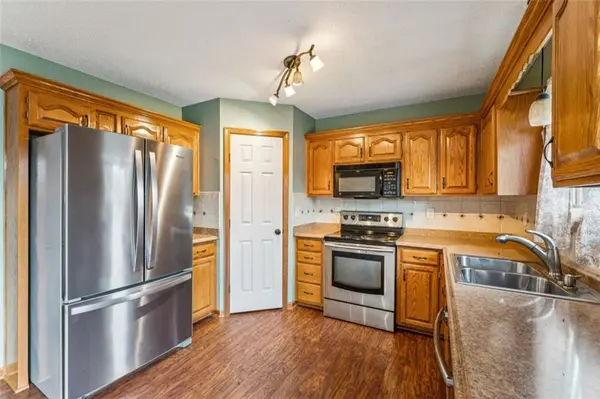5208 NE 63rd TER, Kansas City, MO 64119