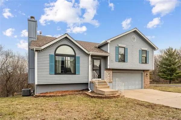 5208 NE 63rd TER, Kansas City, MO 64119