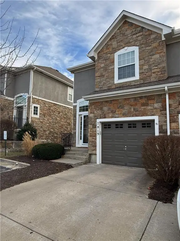 7819 W 158th CT, Overland Park, KS 66223