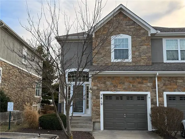 7819 W 158th CT, Overland Park, KS 66223