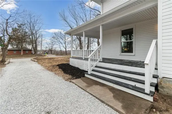 1015 E College ST, Independence, MO 64050
