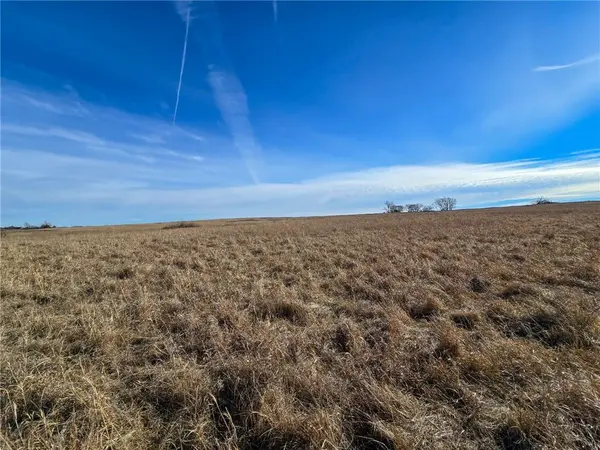 0000 Bradford RD, Harveyville, KS 66431