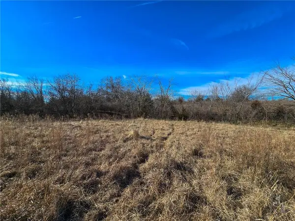 0000 Bradford RD, Harveyville, KS 66431