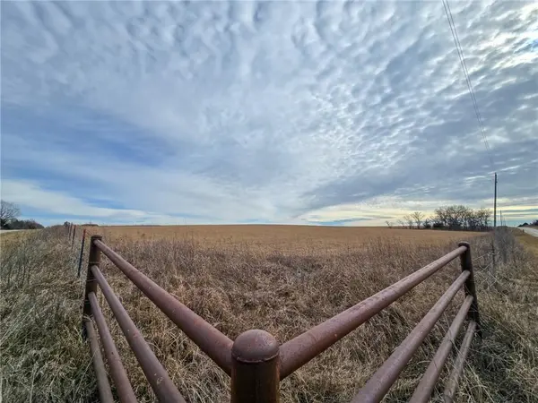 0000 Bradford RD, Harveyville, KS 66431