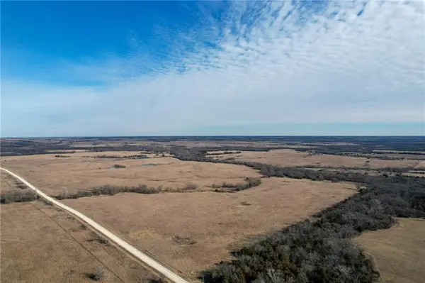 0000 Bradford RD, Harveyville, KS 66431