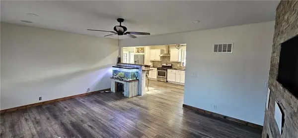 104 W. Cedar ST, Waverly, MO 64096