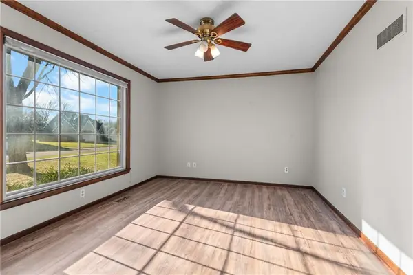8280 W 117th ST, Overland Park, KS 66210