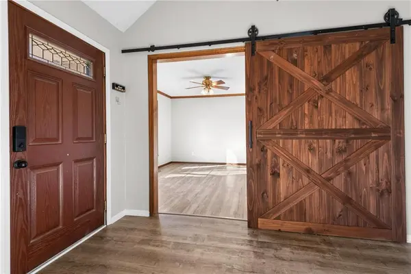 8280 W 117th ST, Overland Park, KS 66210