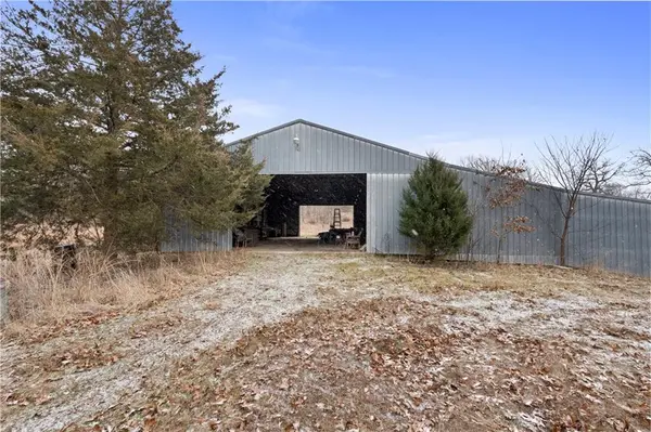 2031 NW 601 RD, Appleton City, MO 64724