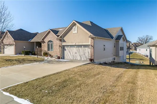 4410 Stonebridge DR, St Joseph, MO 64505