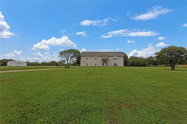 23704 S Scottsdale TER, Peculiar, MO 64078