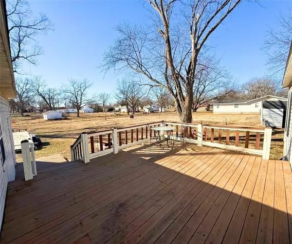 285 N Walnut ST, Deerfield, MO 64741
