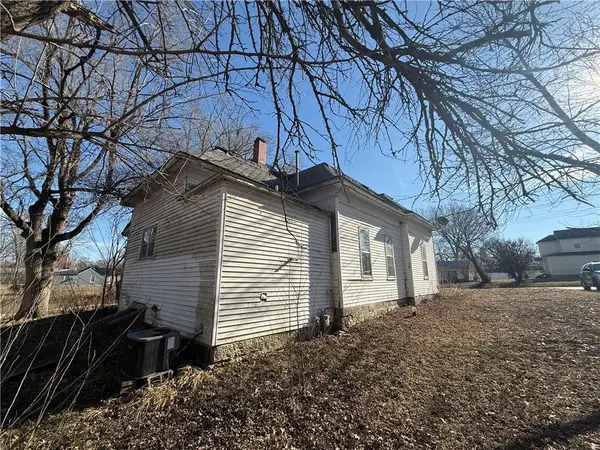309 W Samuel ST, Hamilton, MO 64644