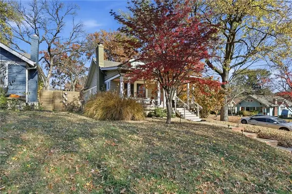 646 E 61st TER, Kansas City, MO 64110