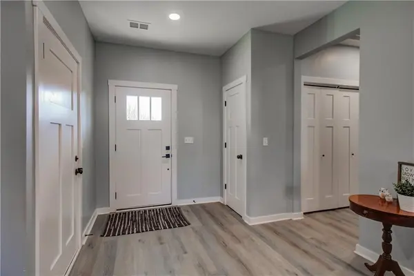 106 E Walker DR, Harrisonville, MO 64701