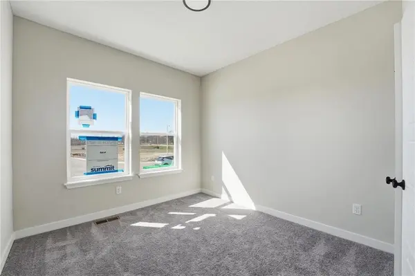 18304 W 166th ST, Olathe, KS 66062