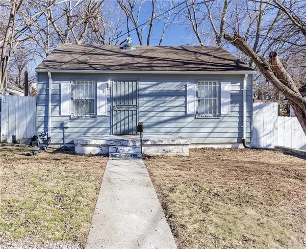 2457 Poplar AVE, Kansas City, MO 64127