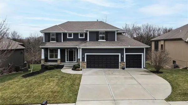 8441 Shady Bend RD,  Lenexa,  KS 66227