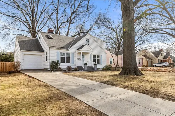 5925 Catalina ST, Fairway, KS 66205