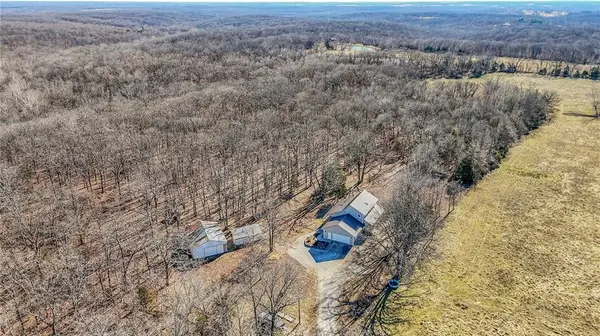 1220 NW E HWY, Osceola, MO 64776