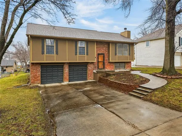 516 Sharon DR, Liberty, MO 64068