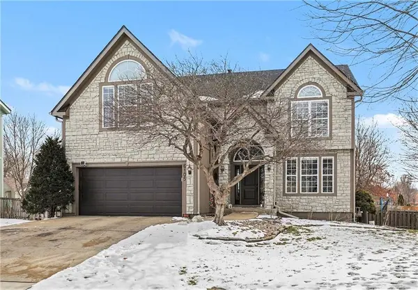 6105 Noreston ST, Shawnee, KS 66218