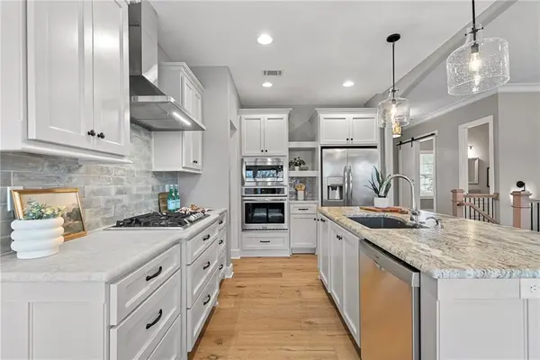 22275 W 98th TER, Lenexa, KS 66220