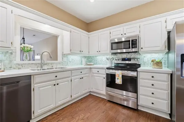10301 GARNETT ST, Overland Park, KS 66214