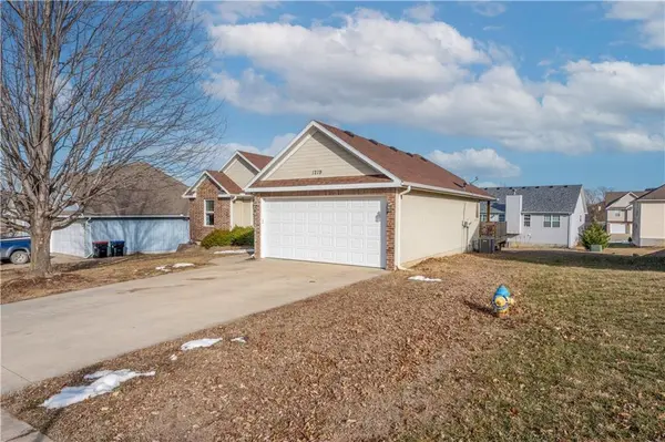 1219 S Countryview LN, Warrensburg, MO 64093