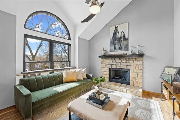 17524 SW 111th TER, Olathe, KS 66061