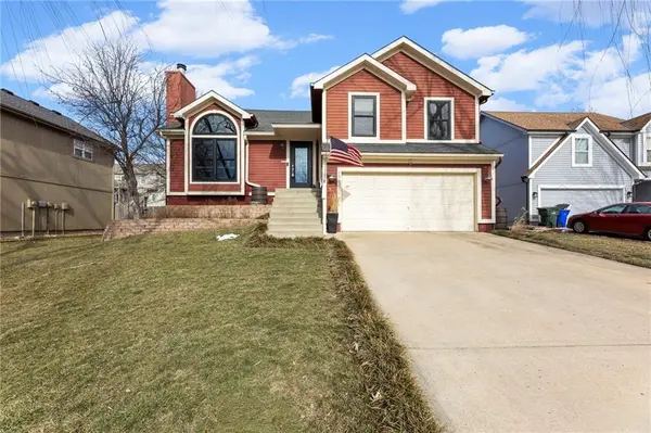 17524 SW 111th TER, Olathe, KS 66061