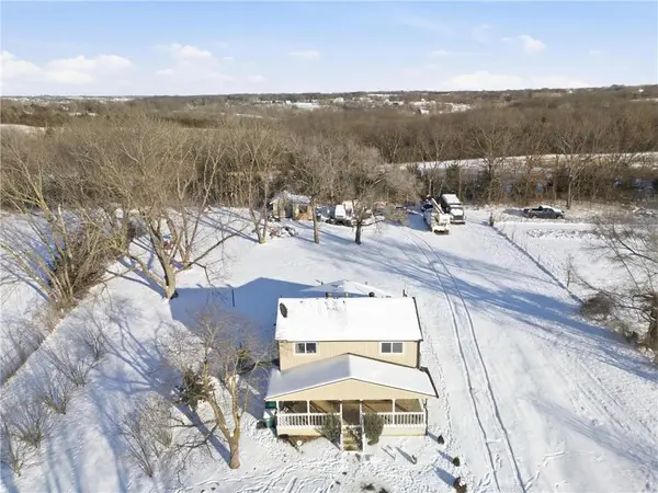 705 N 141st ST, Bonner Springs, KS 66012