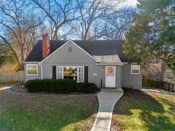 403 NE 61st TER, Kansas City, MO 64118