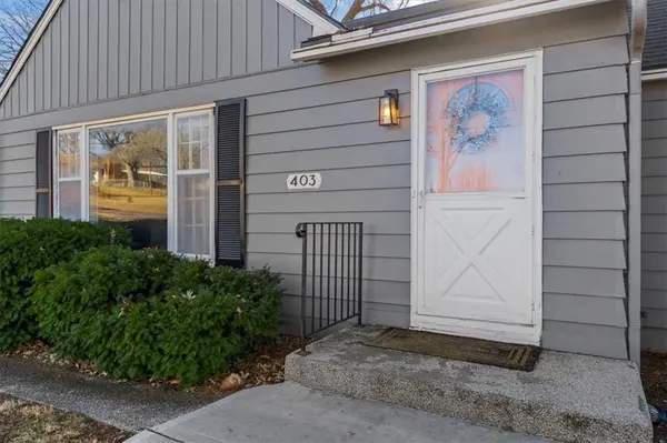 403 NE 61st TER, Kansas City, MO 64118