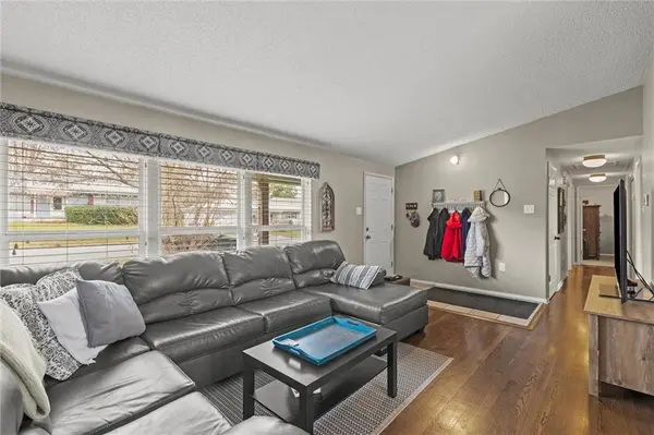 809 Cimarron TRL, Belton, MO 64012