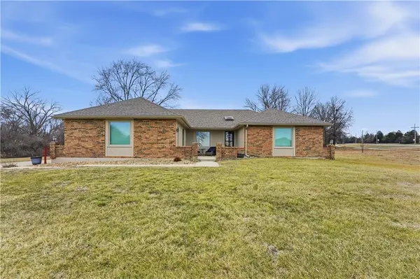 10300 W 164th ST, Overland Park, KS 66221