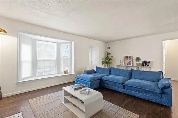 5806 Highland AVE, Kansas City, MO 64110