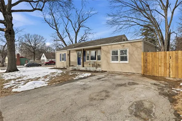 5920 W 71st ST, Overland Park, KS 66204