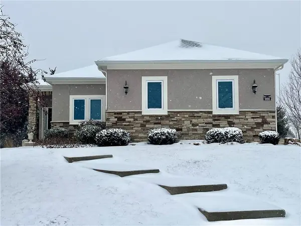 9891 Garden ST, Lenexa, KS 66227