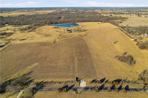 34506 E Stewart RD, Pleasant Hill, MO 64080