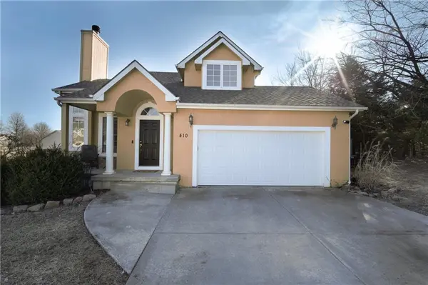 410 Myers DR, Tonganoxie, KS 66086
