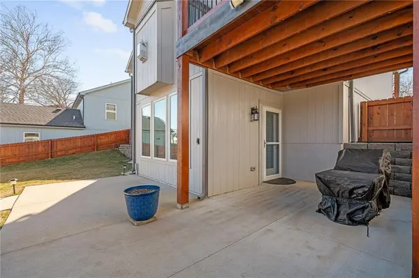 8465 Ottawa ST, De Soto, KS 66018