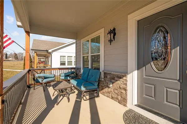 8465 Ottawa ST, De Soto, KS 66018