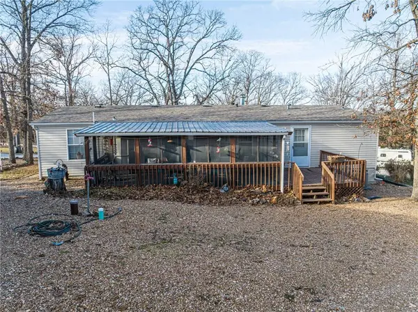 30704 Bonsai DR, Warsaw, MO 65355