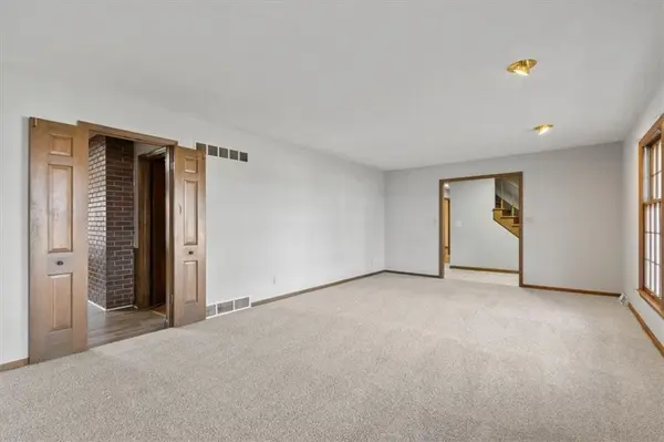 5952 Garnett ST, Shawnee, KS 66203