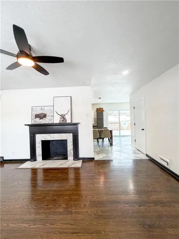 5112 N Cypress AVE, Kansas City, MO 64119